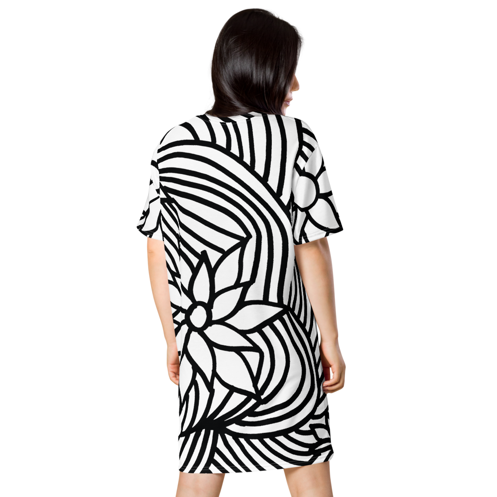 Black And White Flower Ornament | T-Shirt Dress
