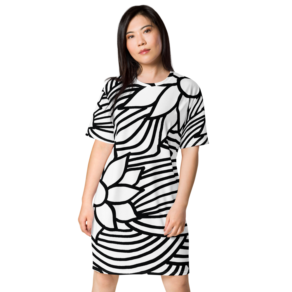 Black And White Flower Ornament | T-Shirt Dress