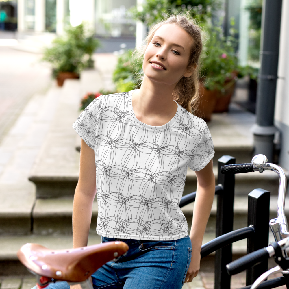 Ornament Graphic Flowers | Crop Tee