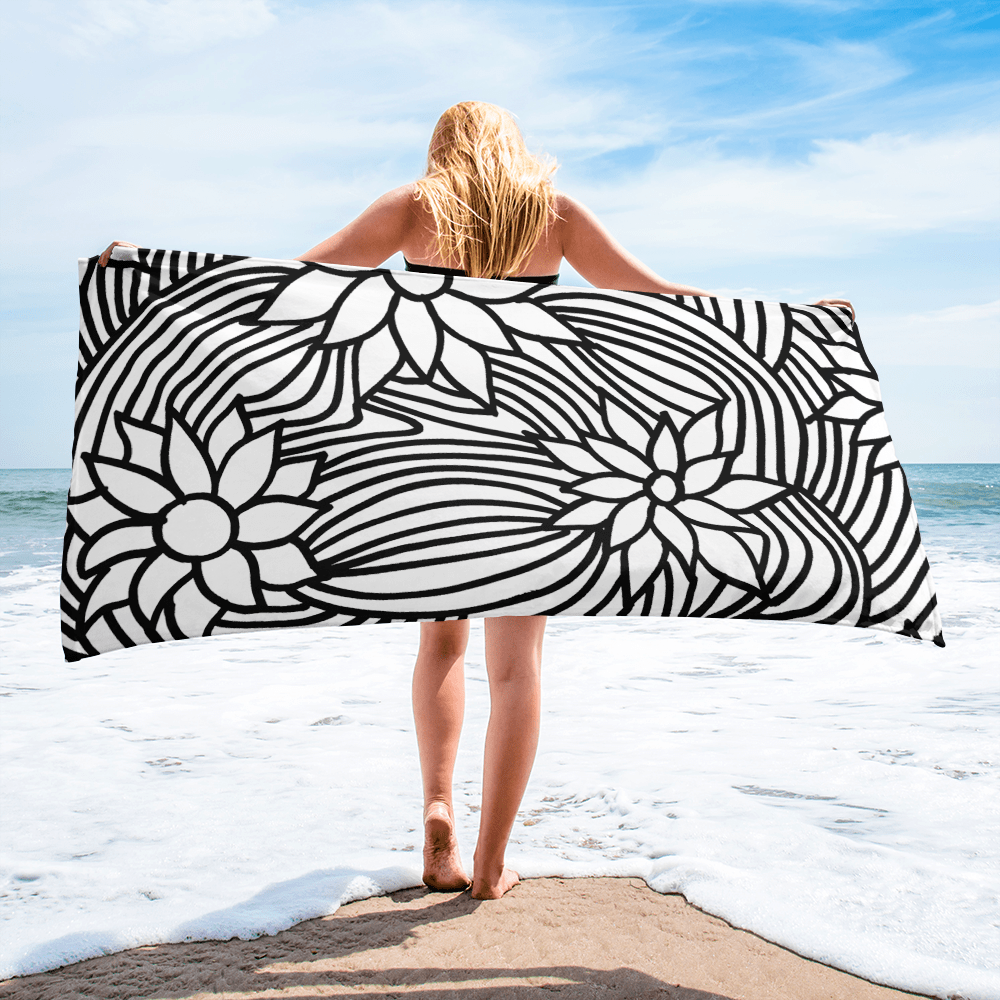 Black And White Flower Ornament | Towel